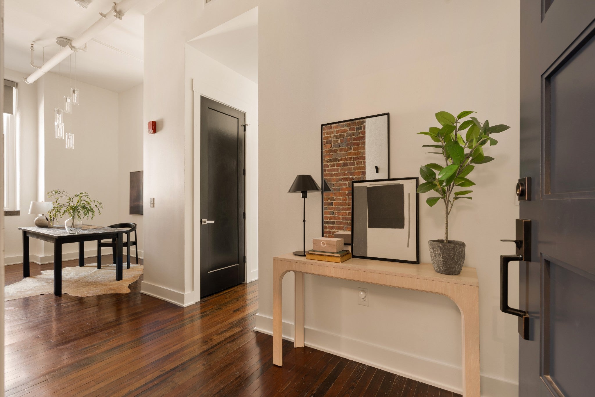 601 Madison St 202