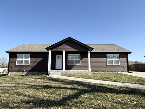 Photo of 106 Norris Dr, Clarksville, TN 37042 (MLS # 3136582)