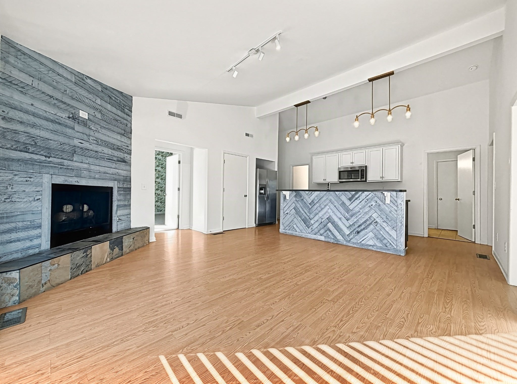 43 Brookwood Ter D