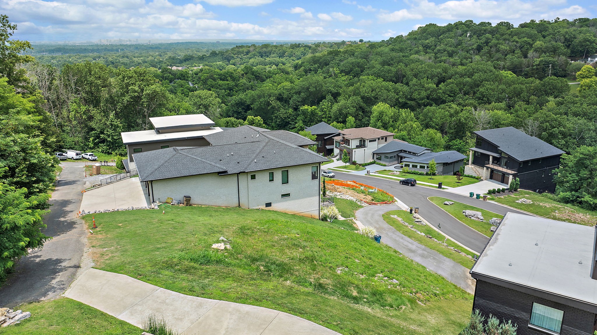 5809 Woodland Hills Dr