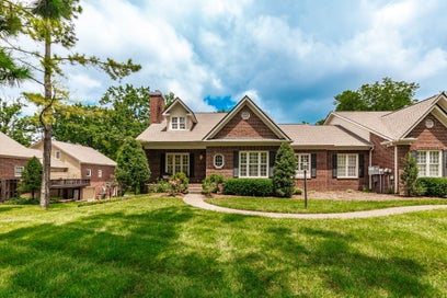 2224 Harding Pl Nashville TN 37215