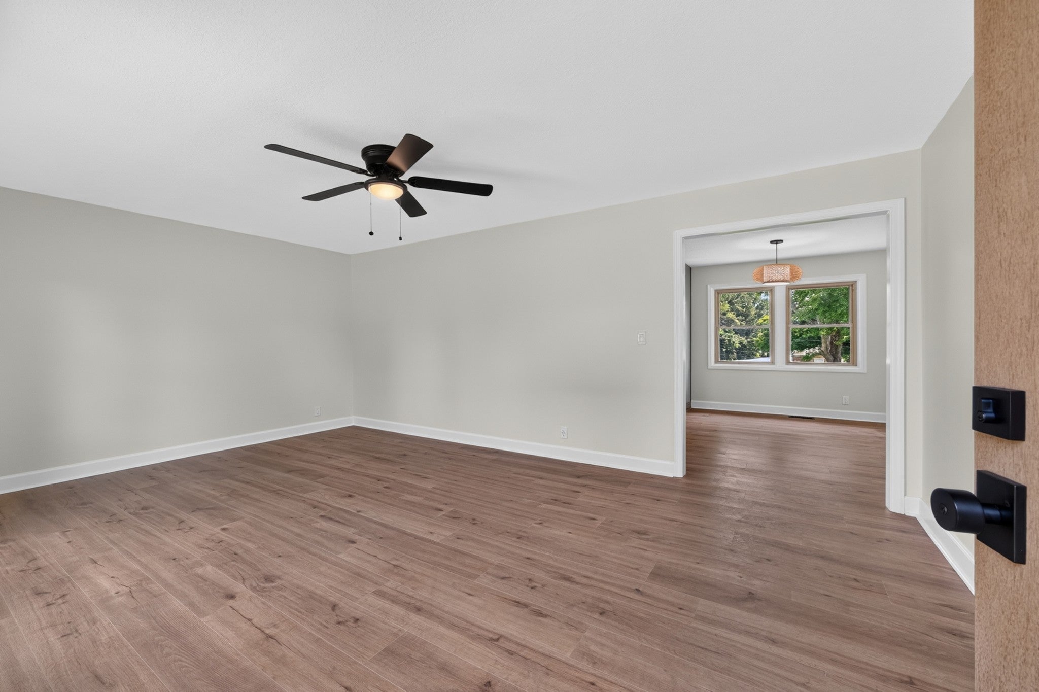 21 Robertson St
