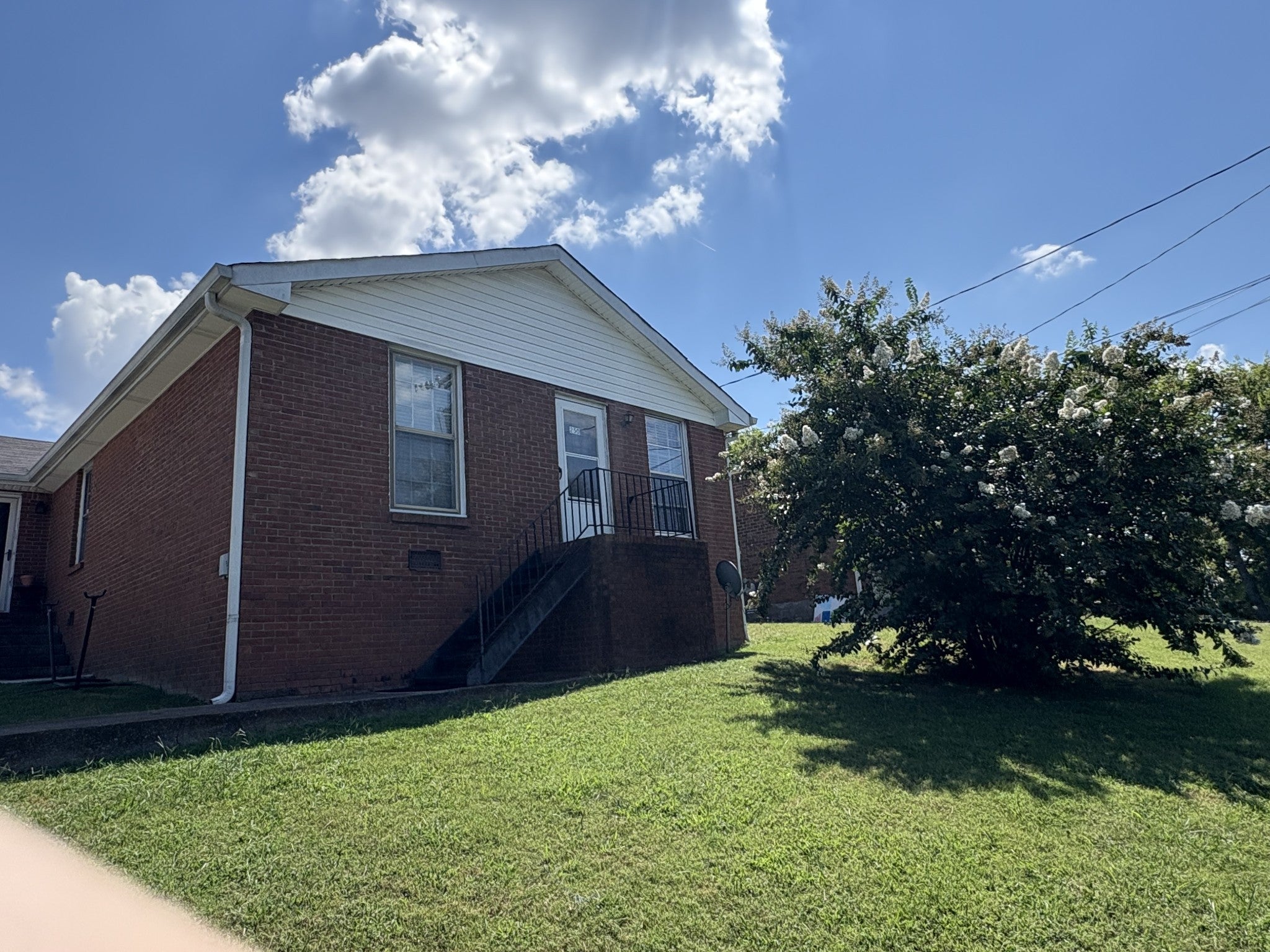 2.0-bed rental at 250 35th Ave N