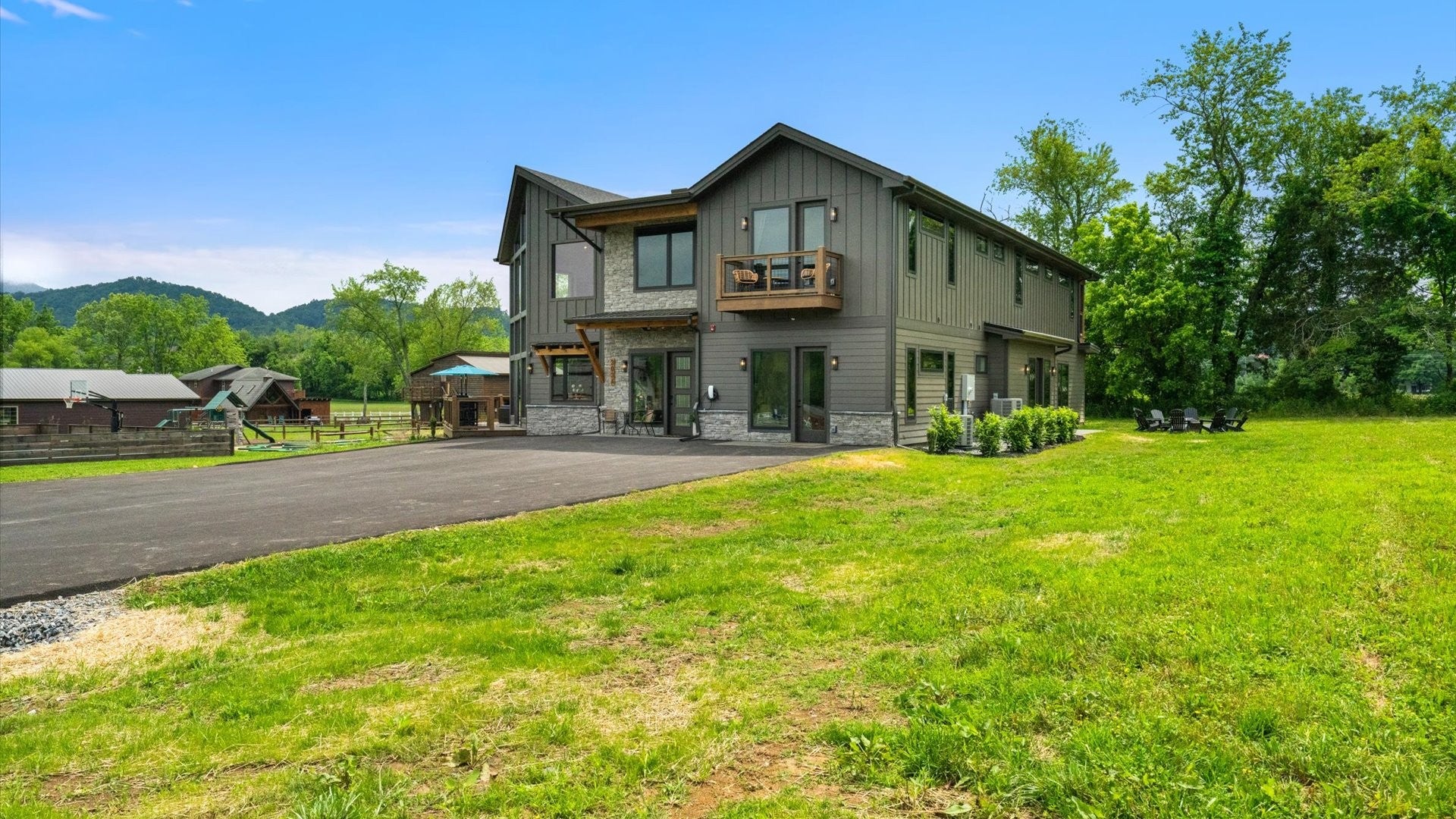 3034 Wonder Meadows Ln