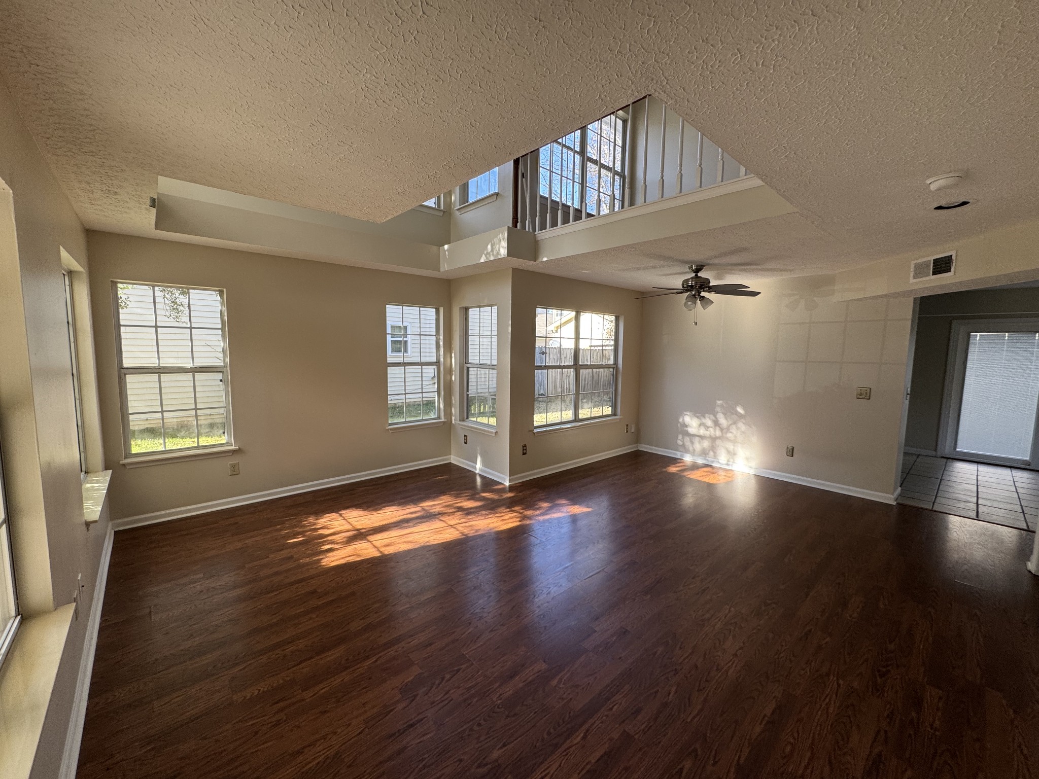 304 Montrose Ct