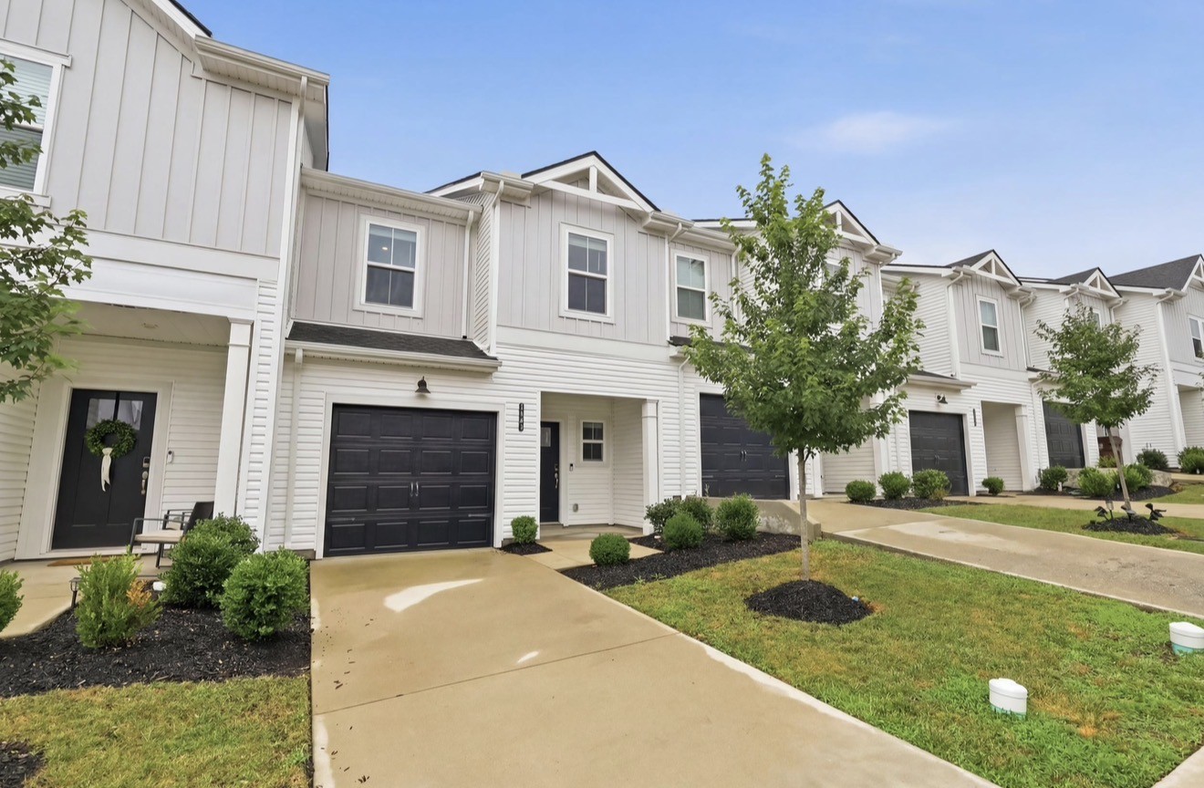 4544 Skywood Ln
