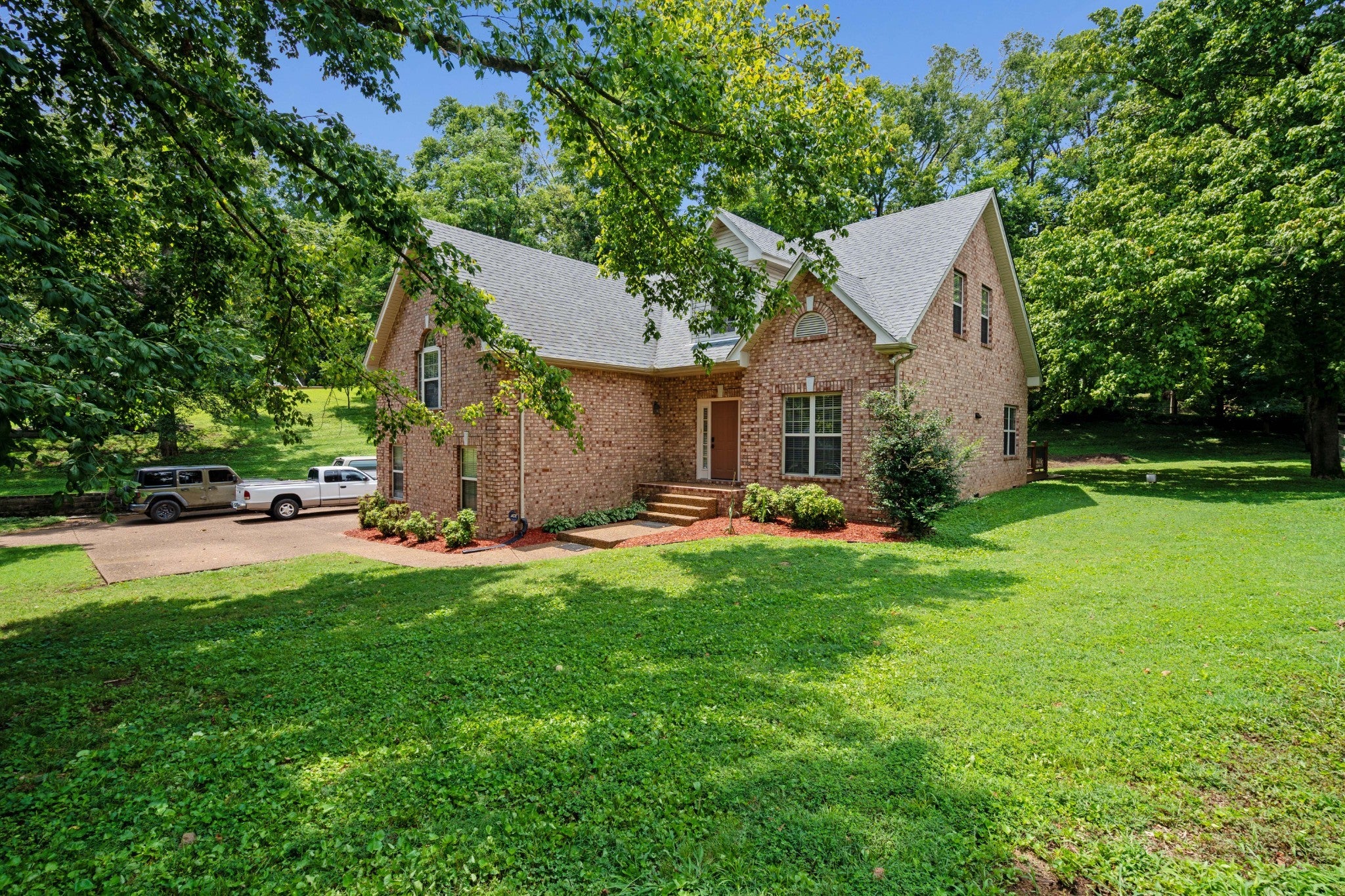 1011 Dickens Dr