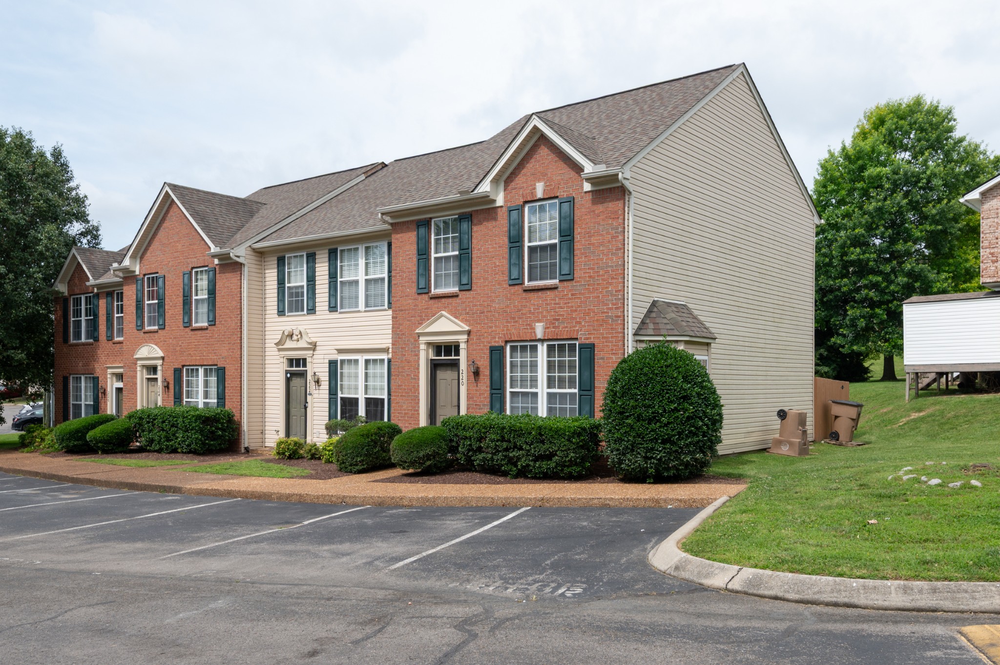 5170 Hickory Hollow Pkwy 220