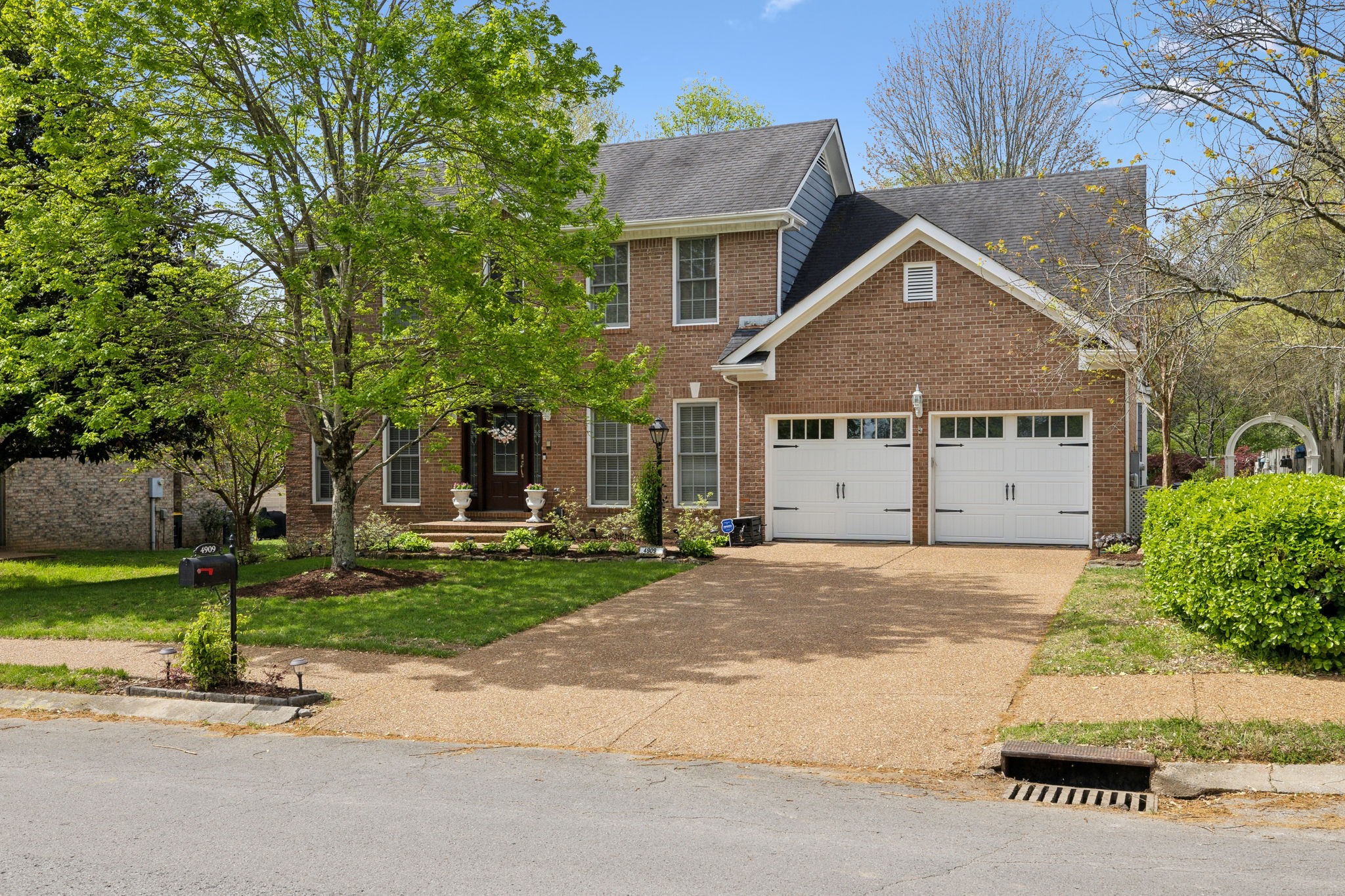 4909 Stonemeade Dr