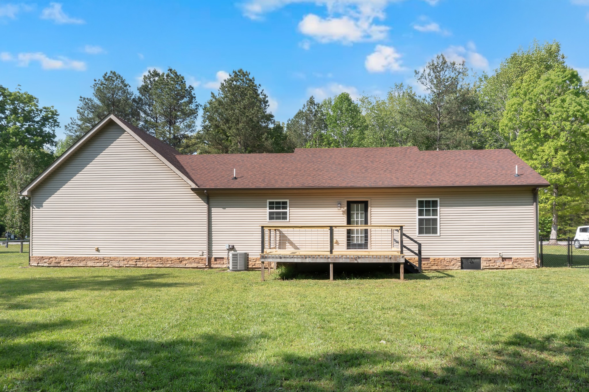 111 Myra Ln