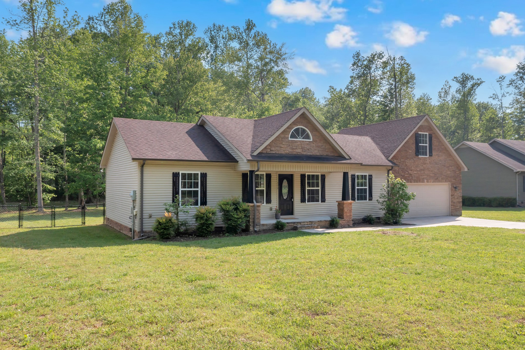 111 Myra Ln