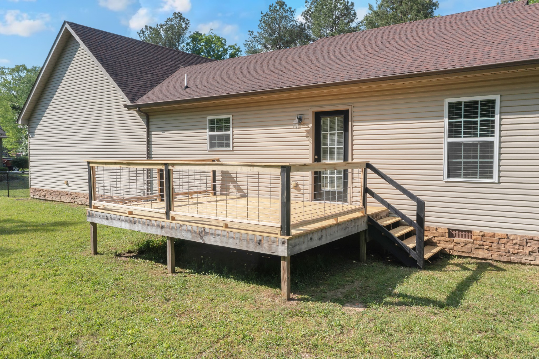 111 Myra Ln