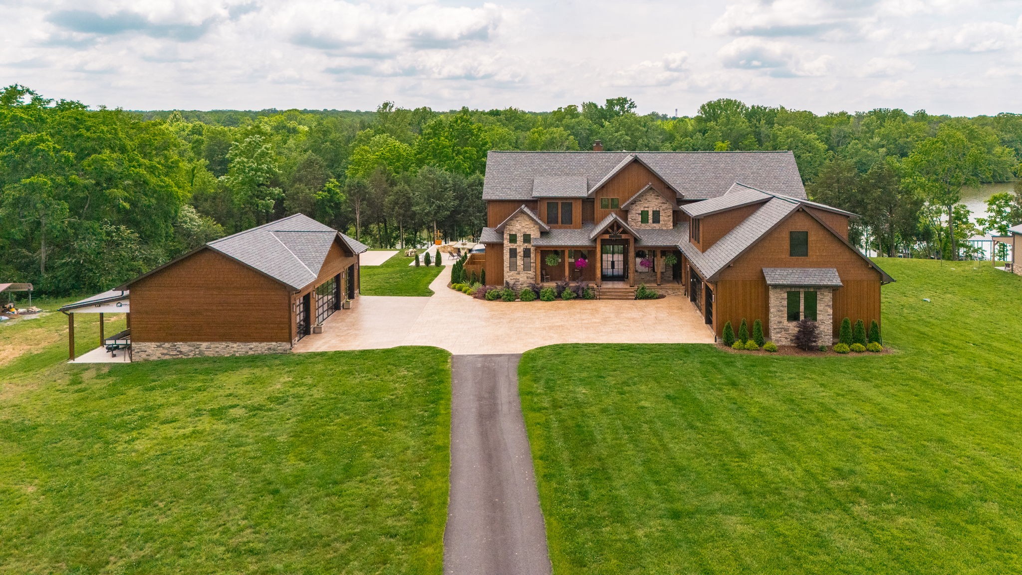 324 Lakeview Rd