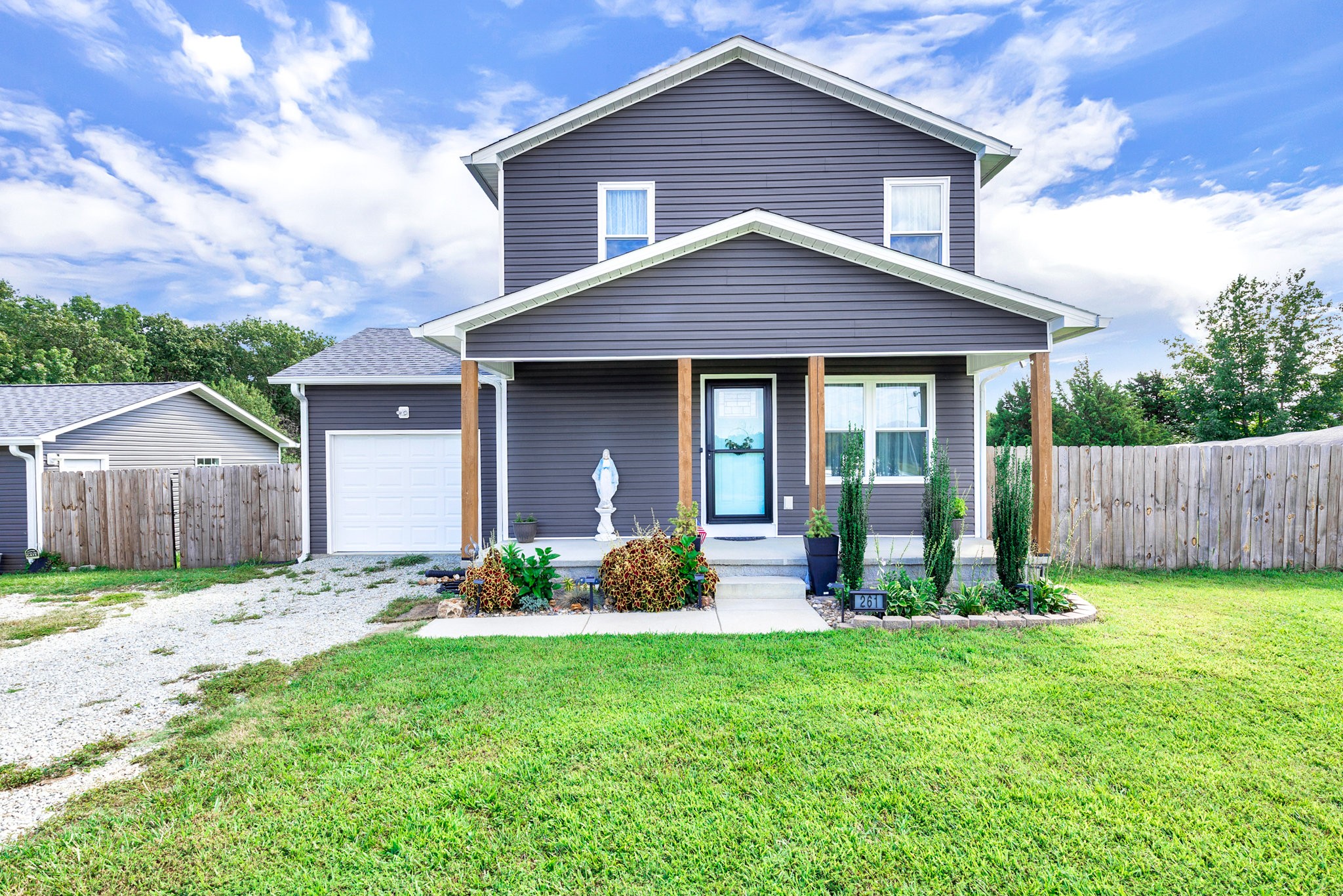 261 Hurst Rd