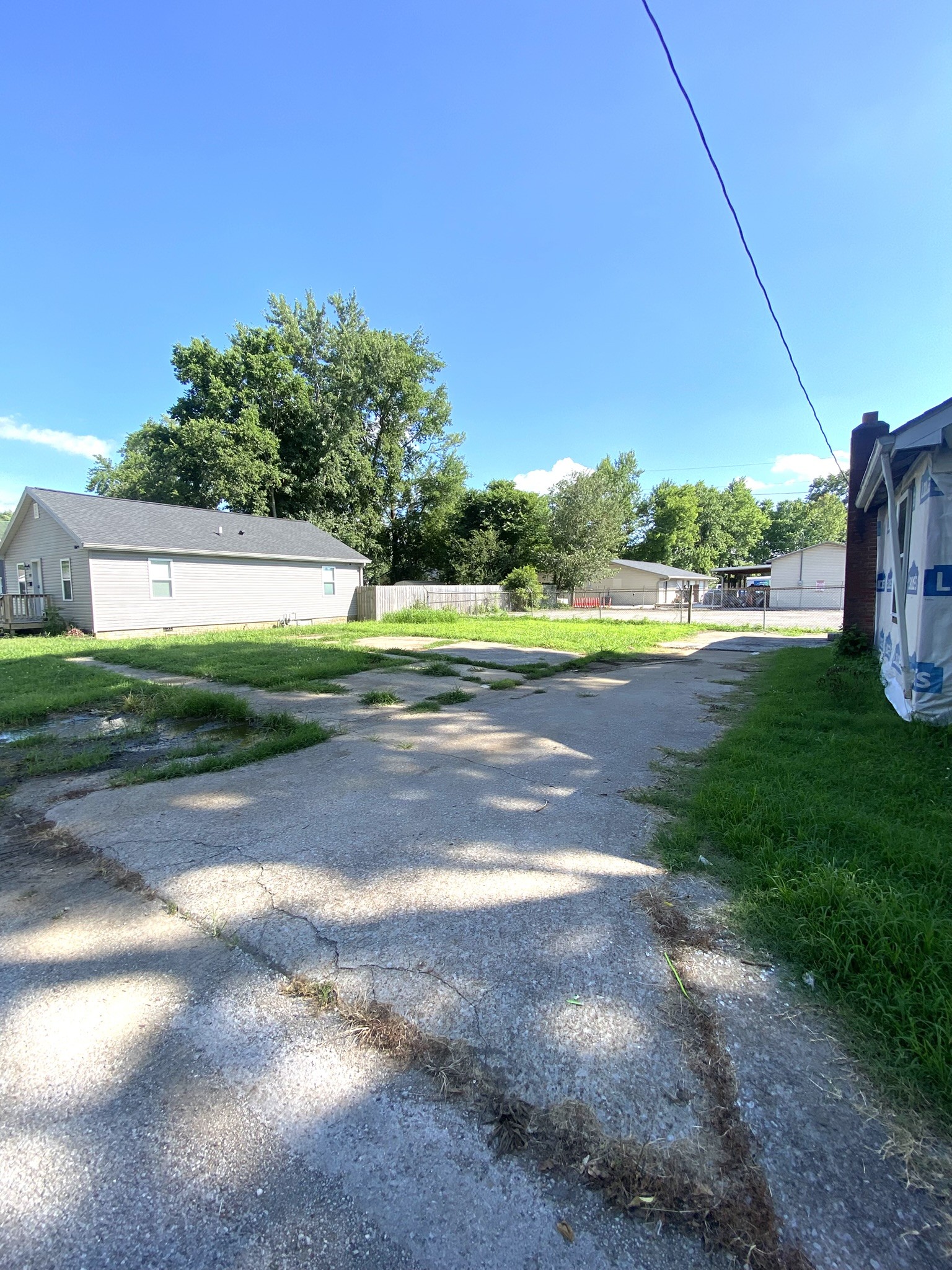 807 Maple Ct