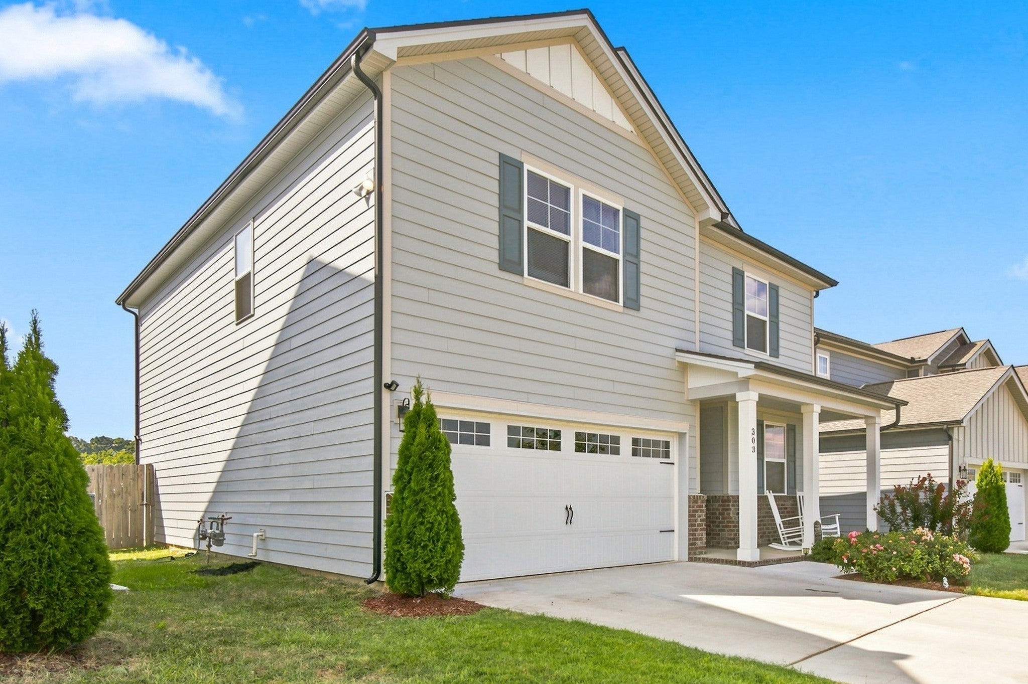 303 Ellis Ln NW