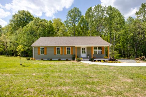 8266 Hoskins Hollow Rd Westmoreland TN 37186