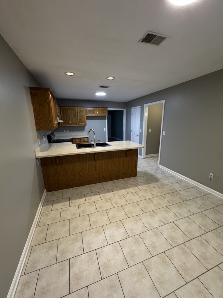 109 Mead Ave
