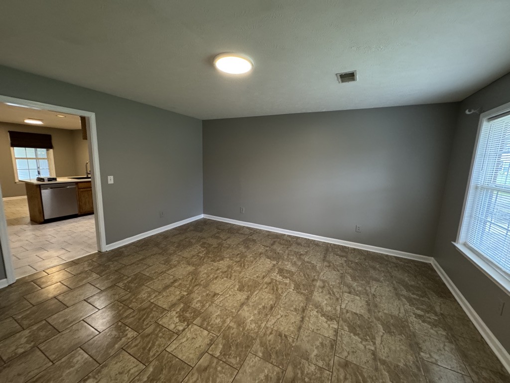 109 Mead Ave