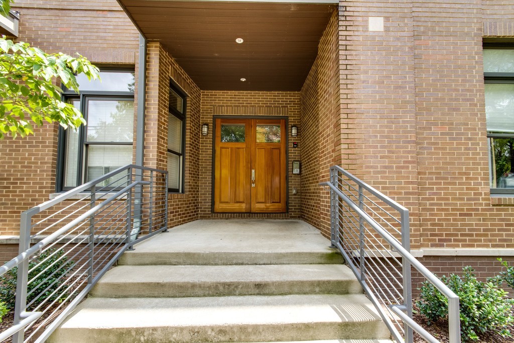 1706 18th Avenue South 309