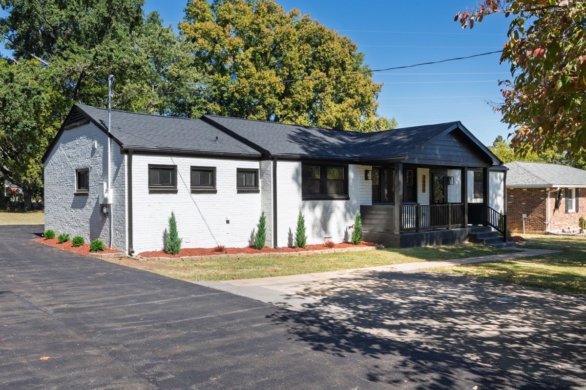 2606 Lakeland Dr