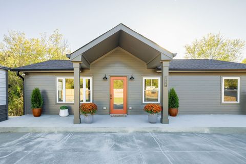 1014 Holly Dr Ashland City TN 37015