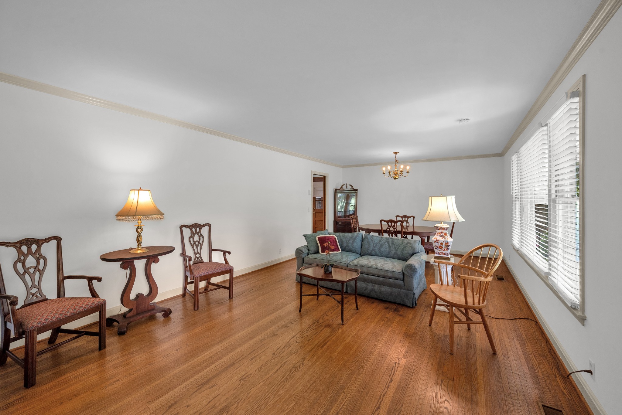 2521 Meadowood Dr