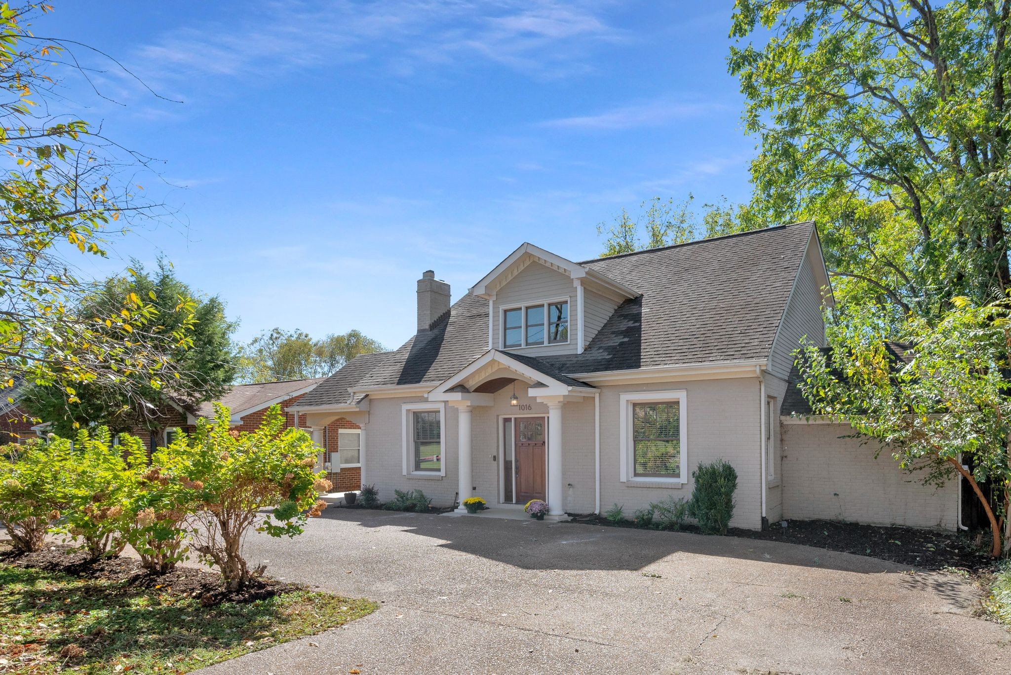 1016 Carolyn Ave