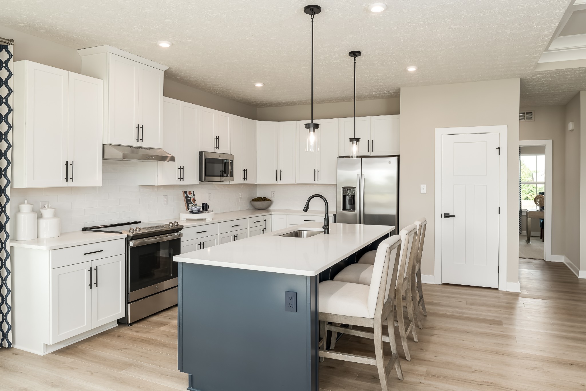 1907 Thoroughbred Way