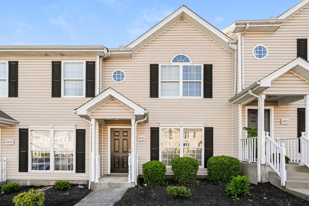 Photo 1 of 17 — 8021 Logan Dr, La Vergne, TN 37086