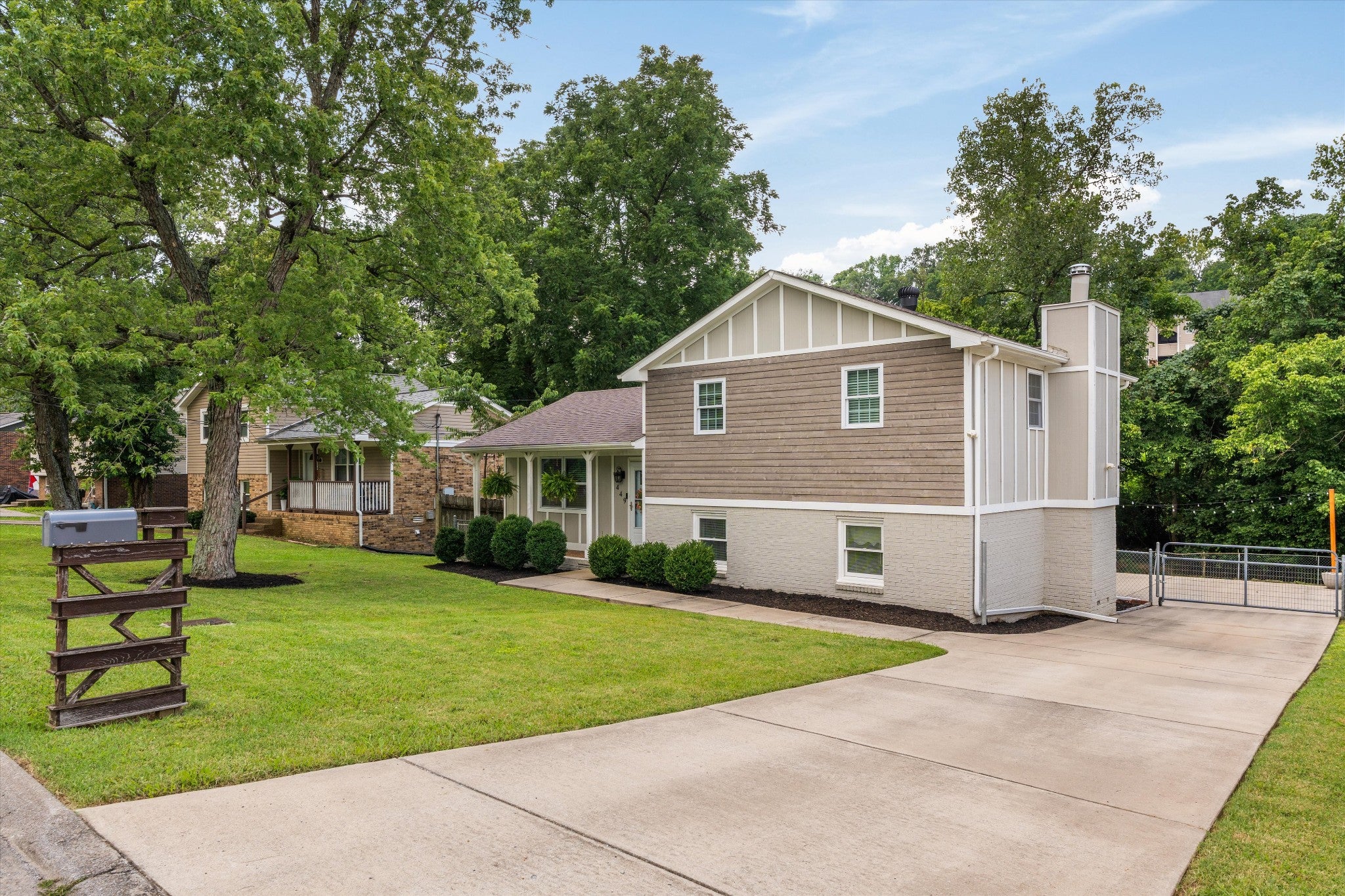 449 Rockwood Dr