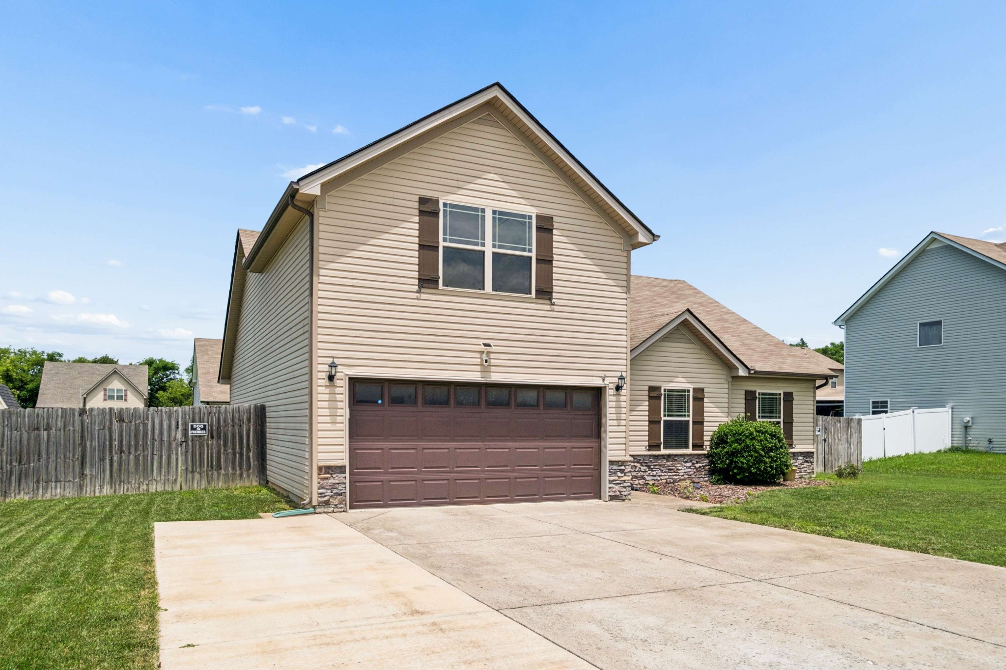 120 Farmbrook Ct