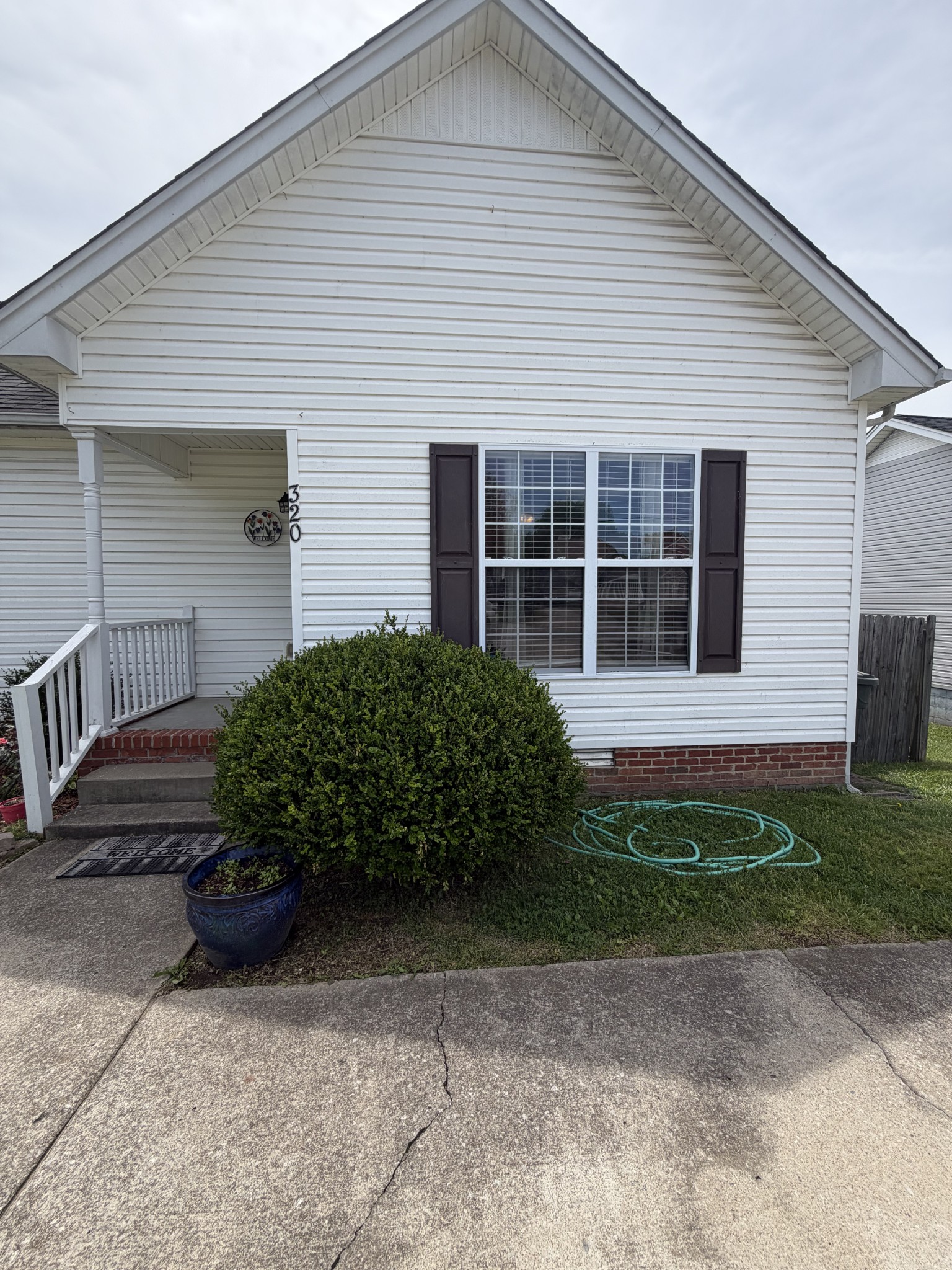 320 Bandera Ln