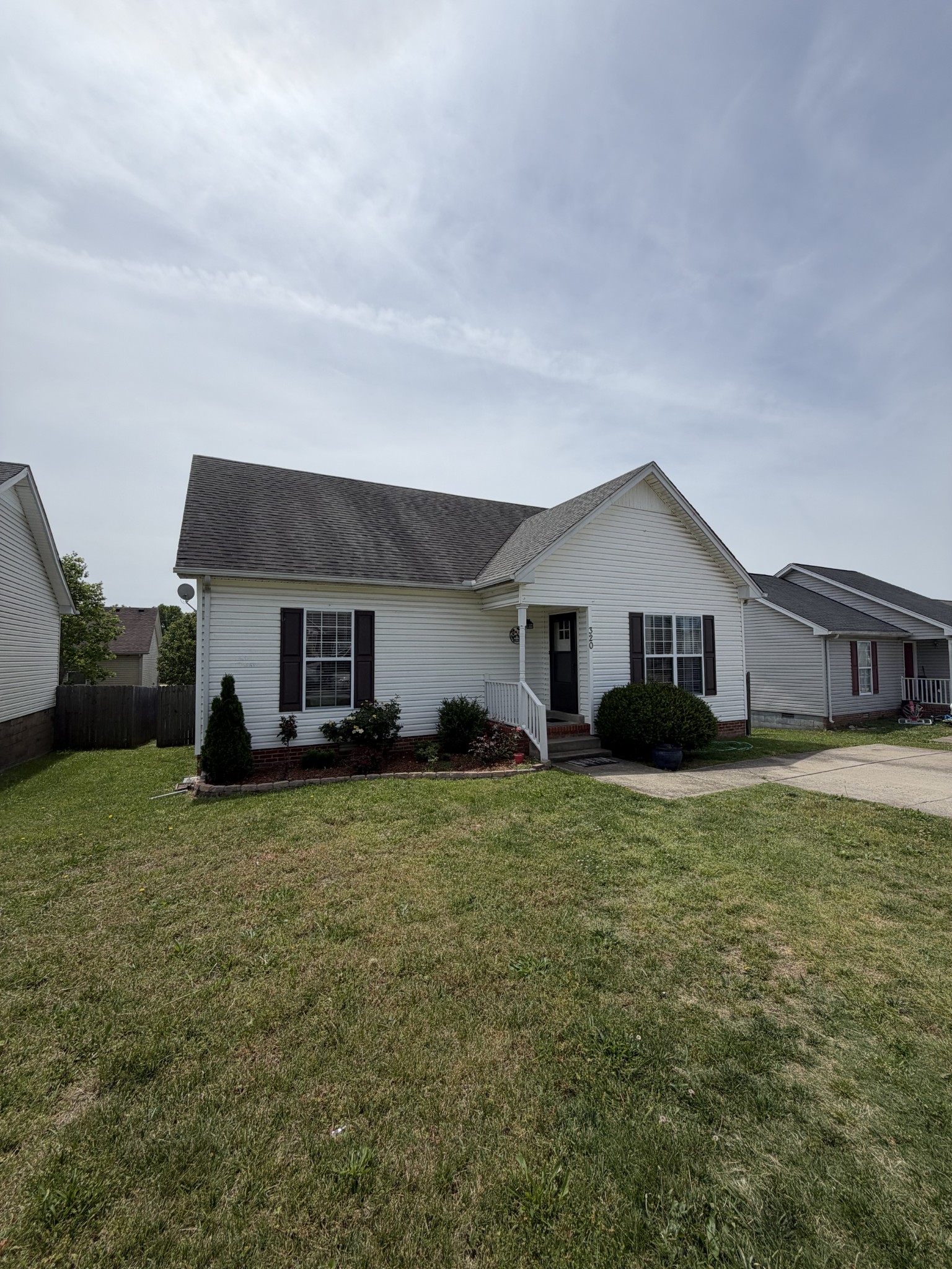 320 Bandera Ln