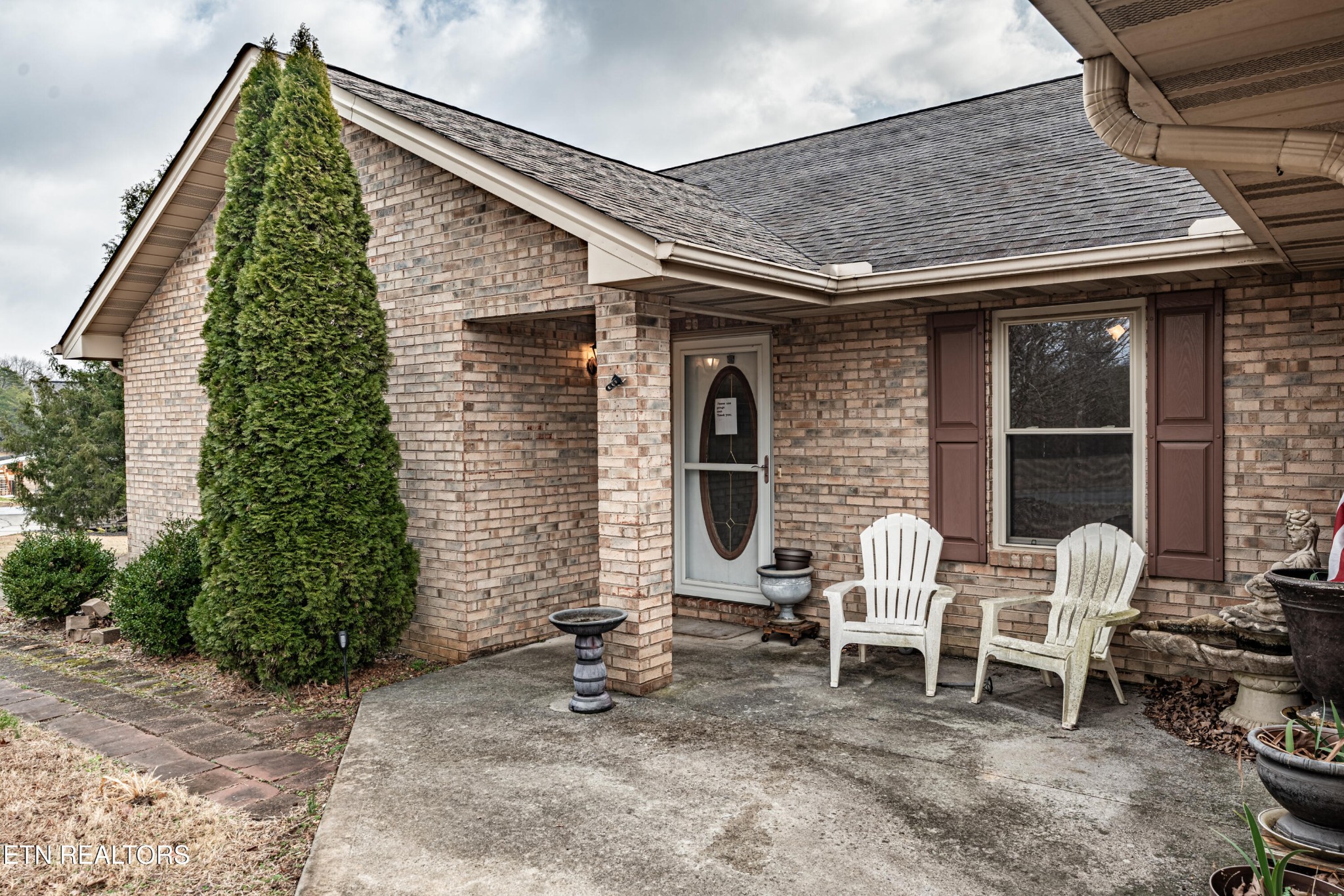 830 River Cliff Drive