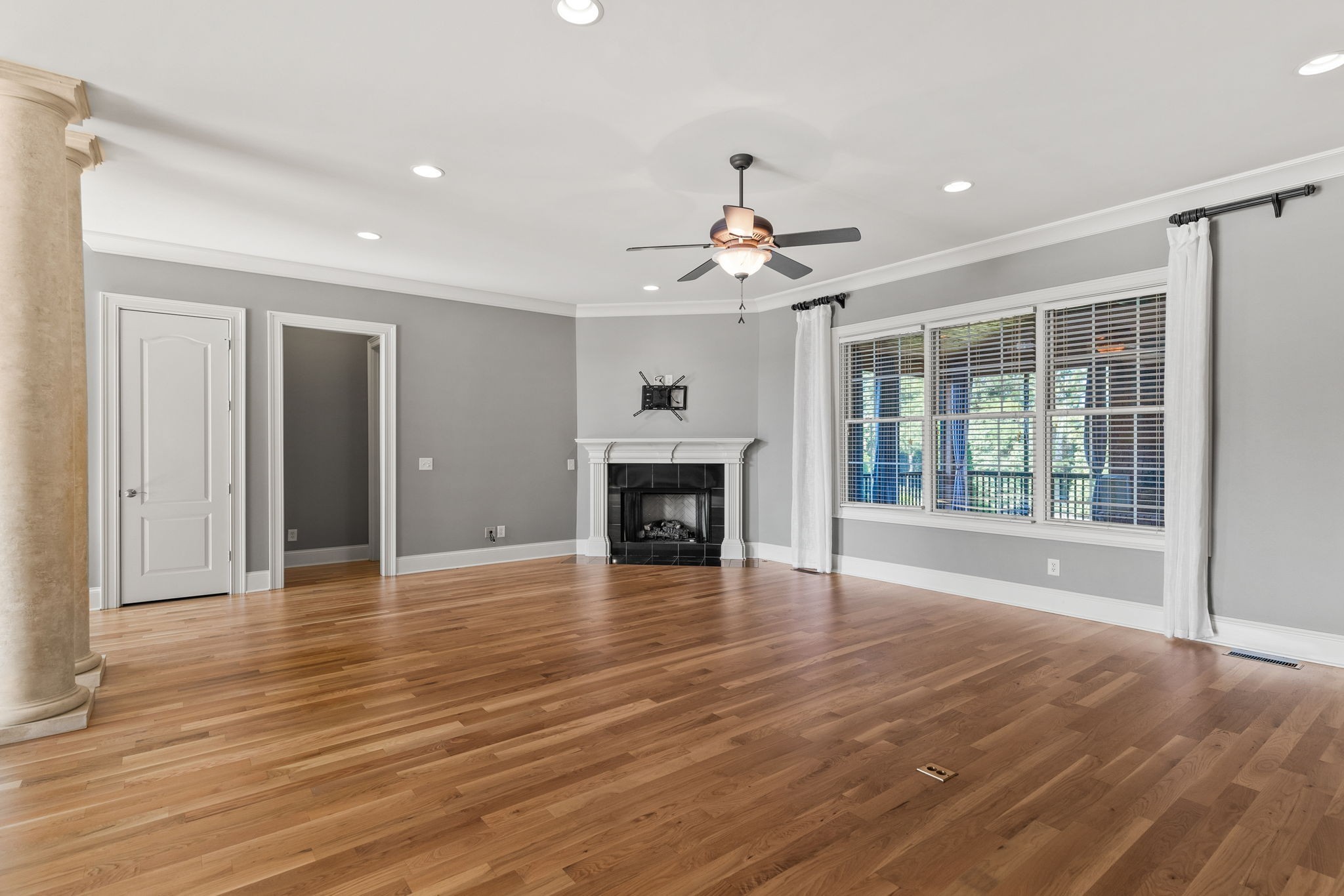 1243 Potter Ln