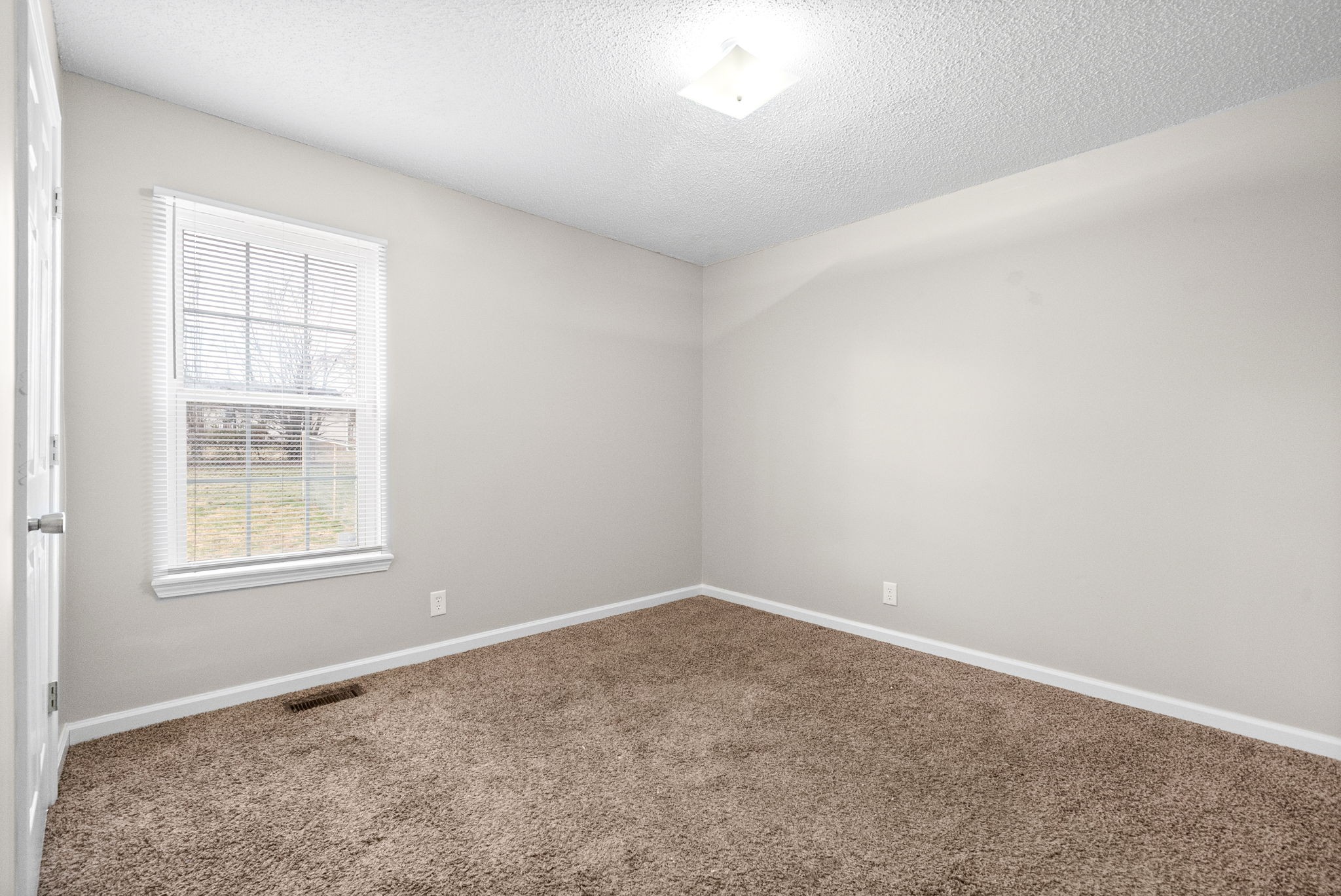 Oak Grove, Kentucky 42262, United States, 3 Bedrooms Bedrooms, ,2 BathroomsBathrooms,Residential,Active,21745