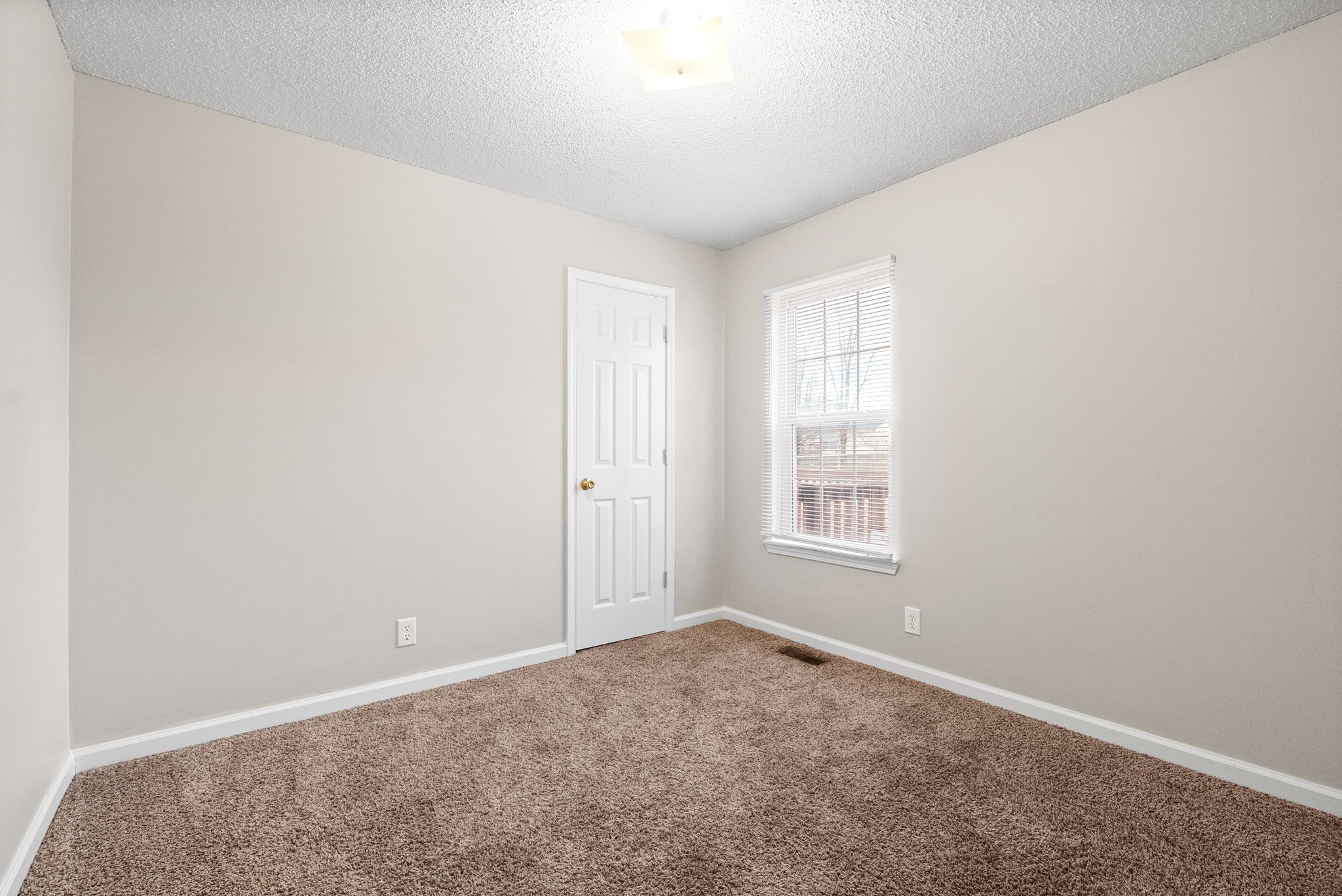 Oak Grove, Kentucky 42262, United States, 3 Bedrooms Bedrooms, ,2 BathroomsBathrooms,Residential,Active,21745