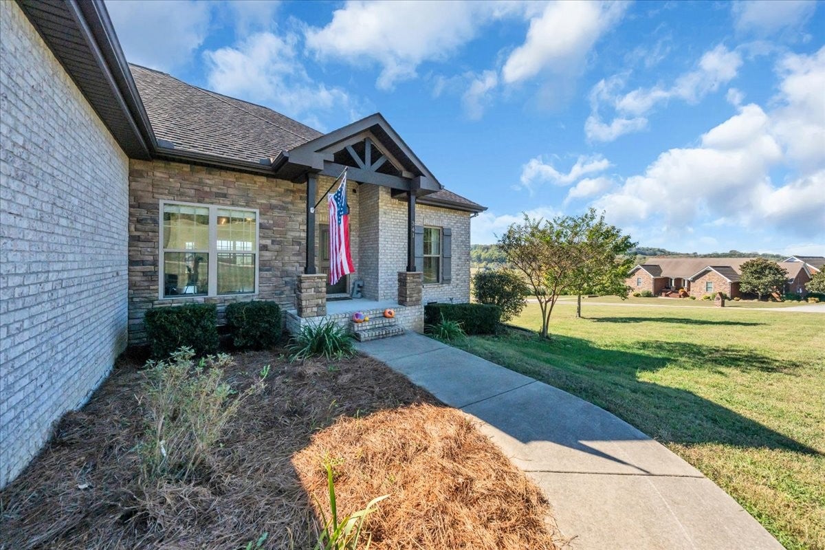 341 Grand View Cir