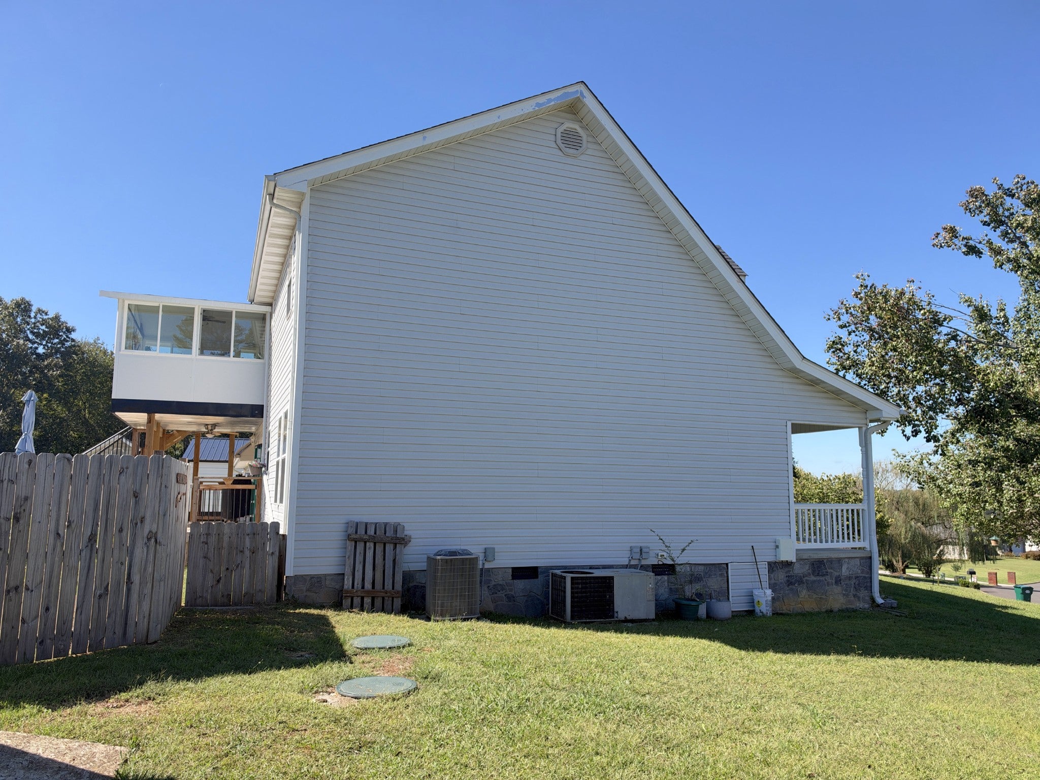 2833 English Valley Ln