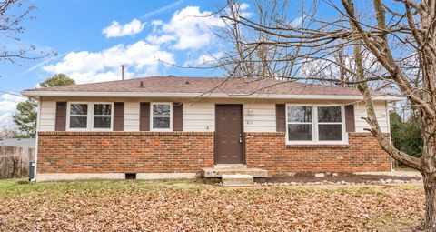 813 Country Club Dr Clarksville TN 37043