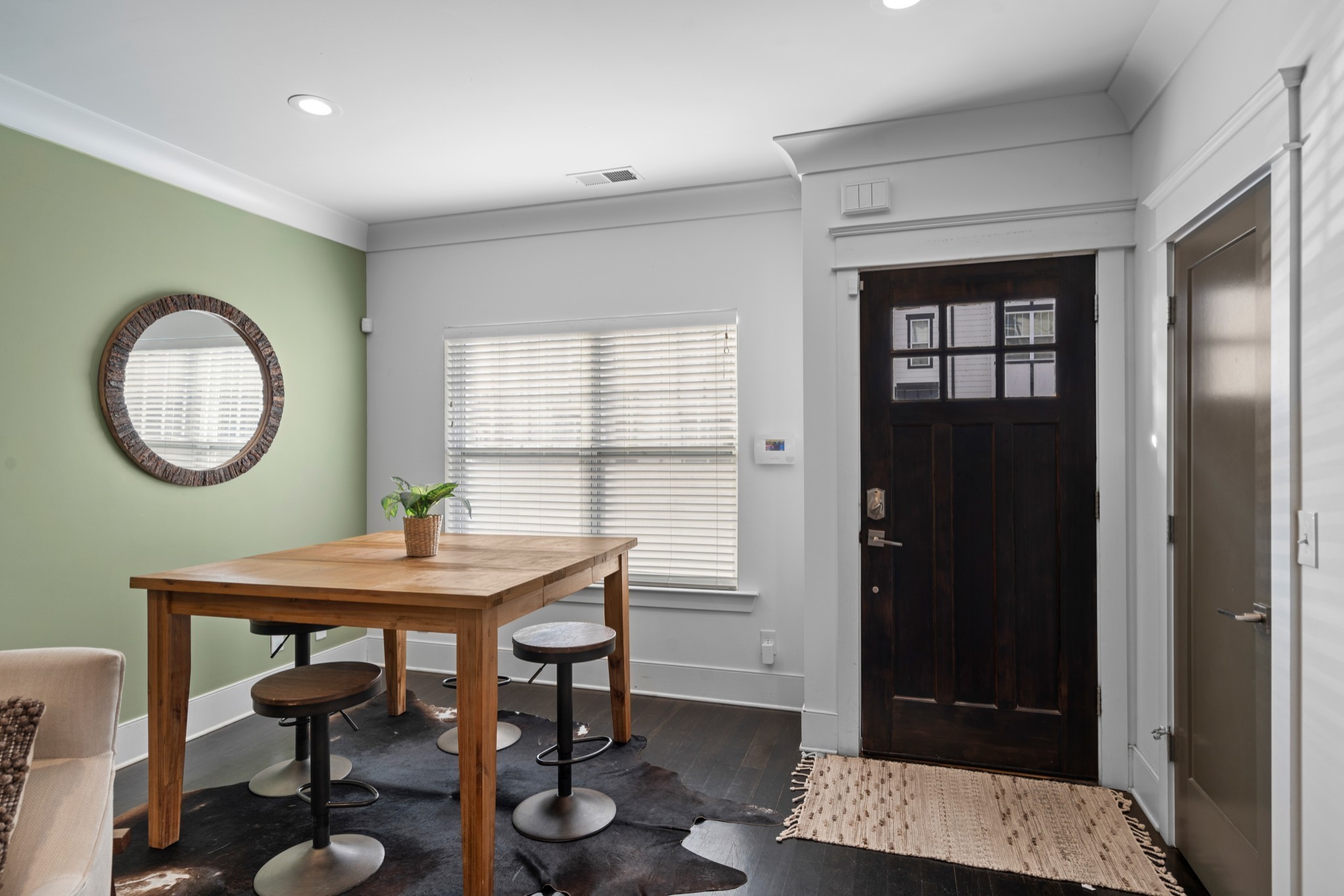 6511 Robertson Avenue 4