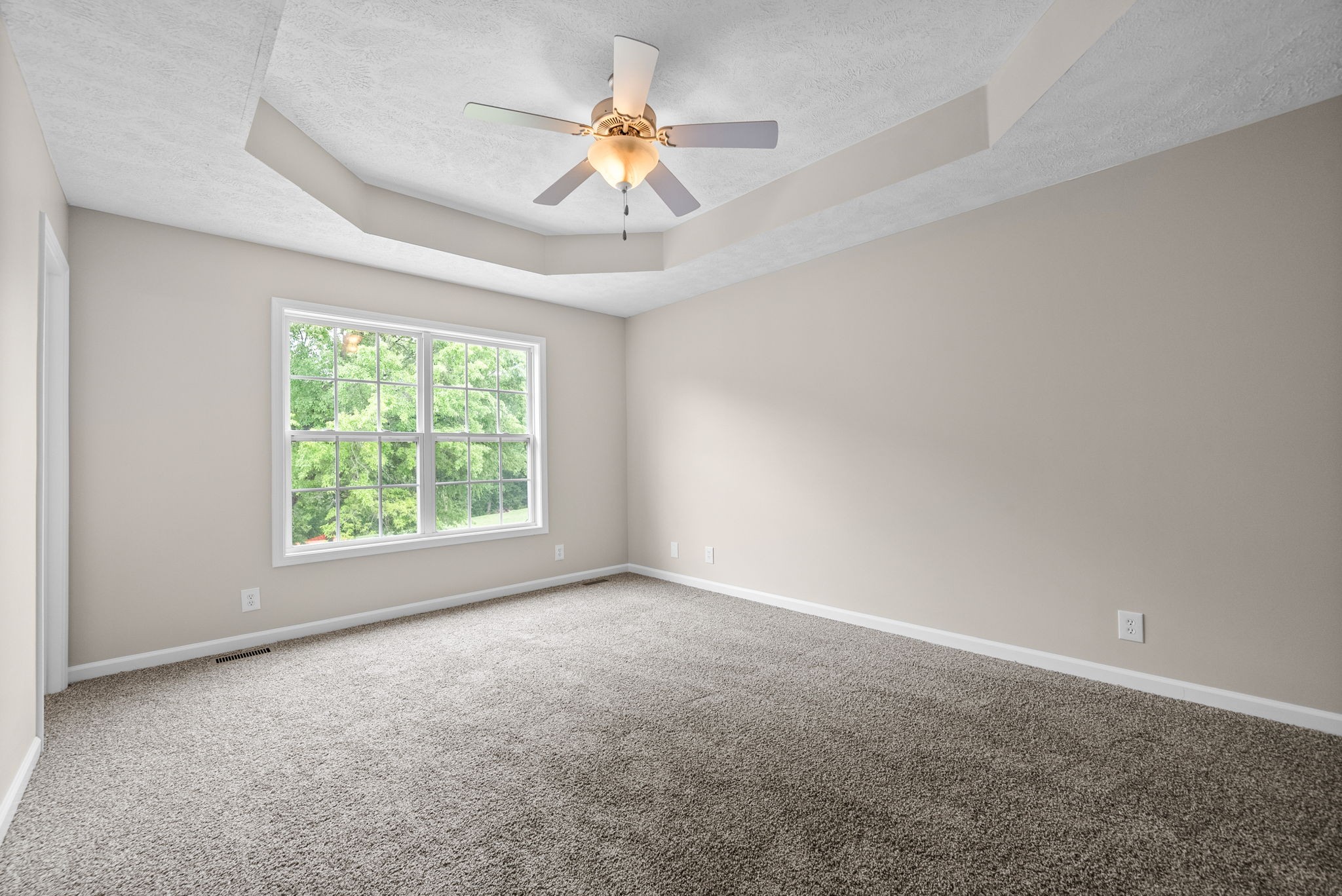 Clarksville, Tennessee 37040, United States, 4 Bedrooms Bedrooms, ,3 BathroomsBathrooms,Residential,Active,126716