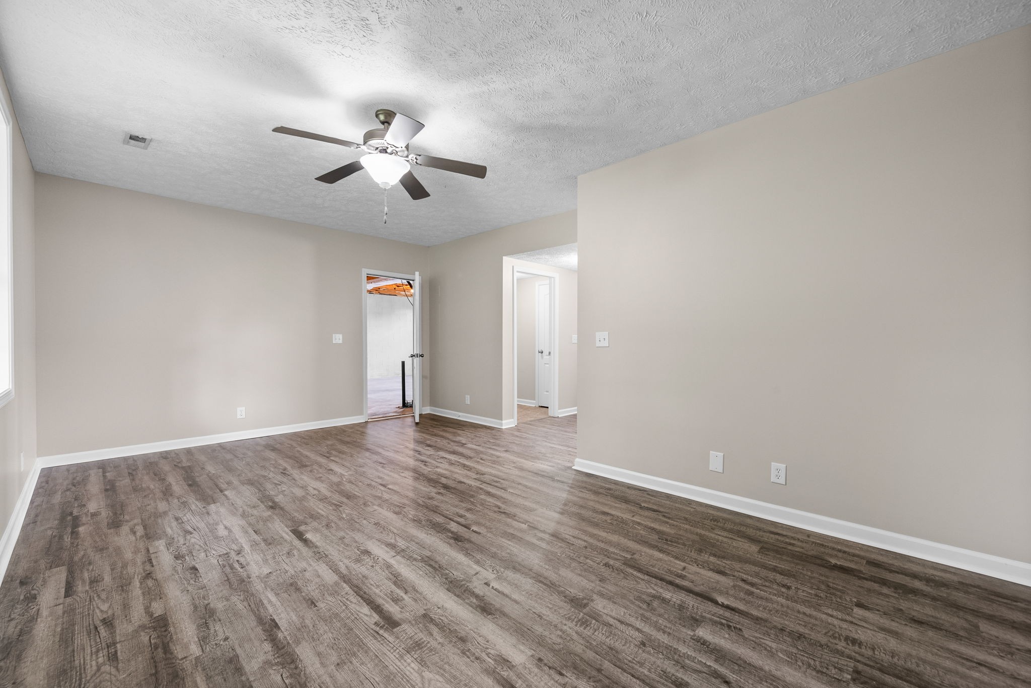 Clarksville, Tennessee 37040, United States, 4 Bedrooms Bedrooms, ,3 BathroomsBathrooms,Residential,Active,126716