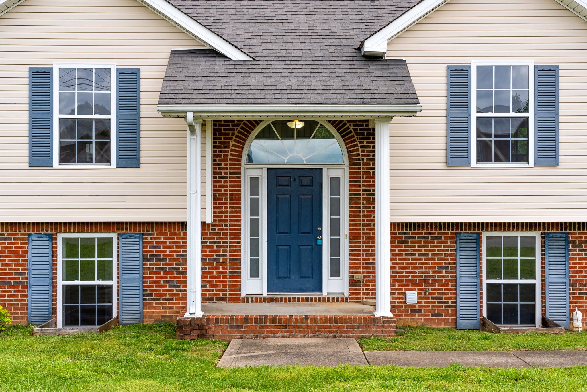 Clarksville, Tennessee 37040, United States, 4 Bedrooms Bedrooms, ,3 BathroomsBathrooms,Residential,Active,126716