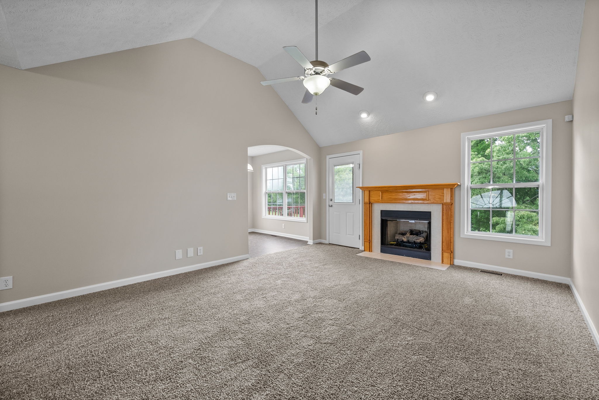 Clarksville, Tennessee 37040, United States, 4 Bedrooms Bedrooms, ,3 BathroomsBathrooms,Residential,Active,126716