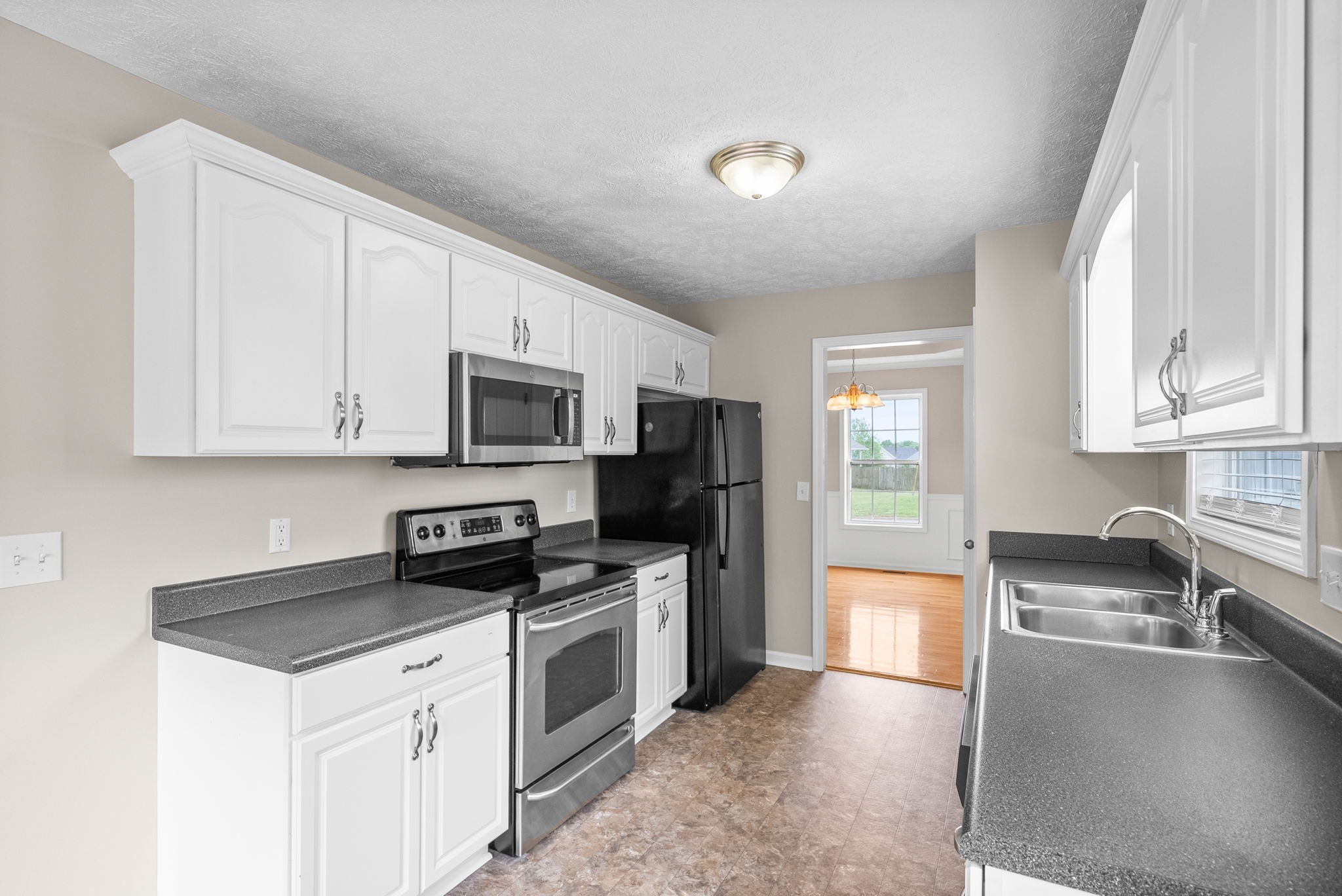 Clarksville, Tennessee 37040, United States, 4 Bedrooms Bedrooms, ,3 BathroomsBathrooms,Residential,Active,126716