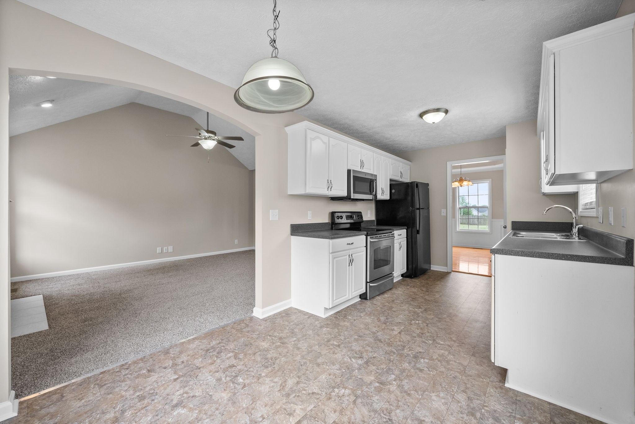 Clarksville, Tennessee 37040, United States, 4 Bedrooms Bedrooms, ,3 BathroomsBathrooms,Residential,Active,126716