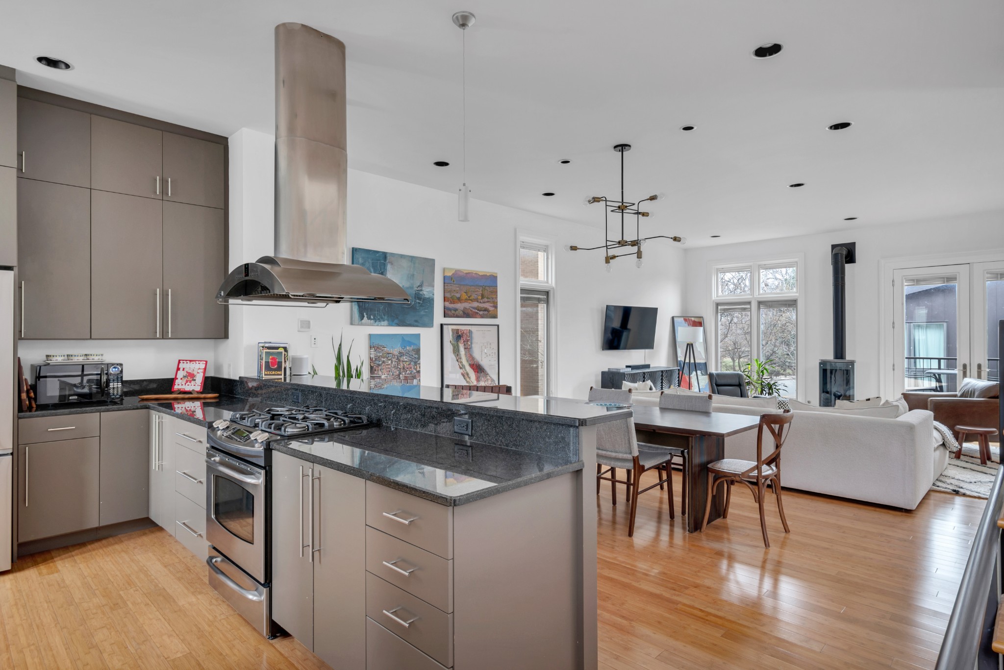 334 Van Buren St