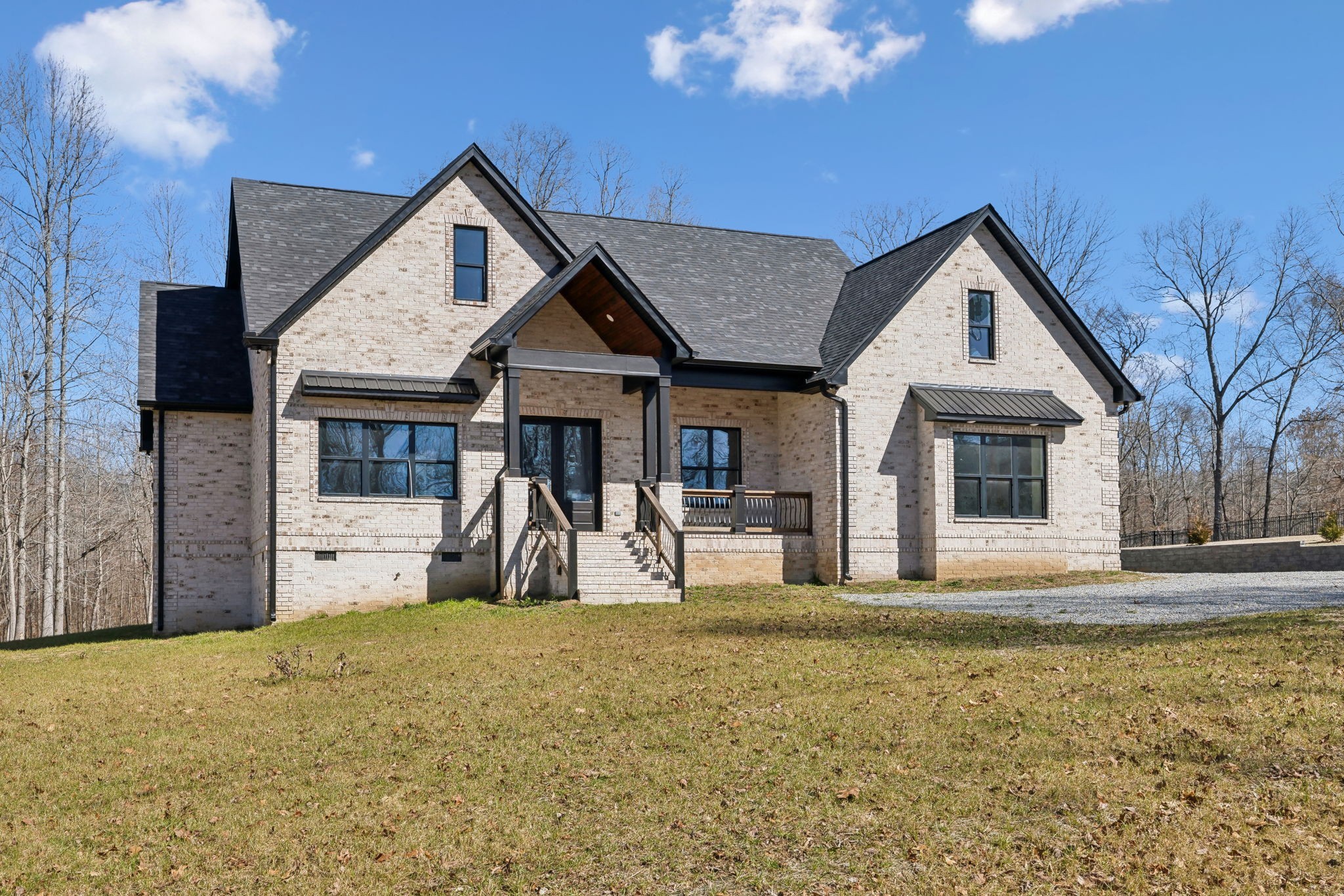 10015 Charleston Dr